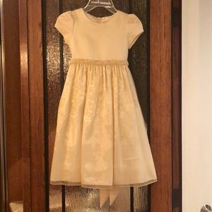 Girls light ivory dress.